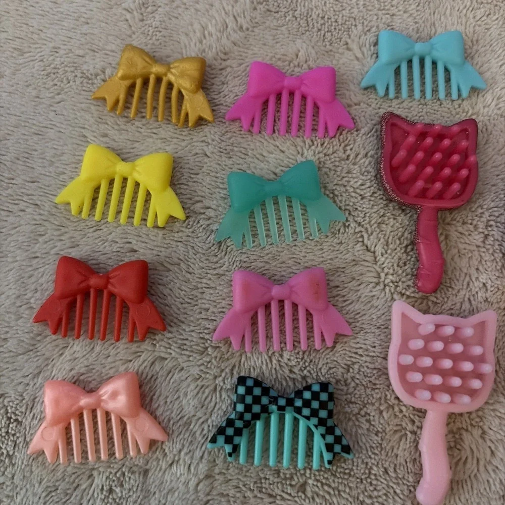Lot Of 13 LOL OMG‎ Brushes & Combs For Fashion Dolls